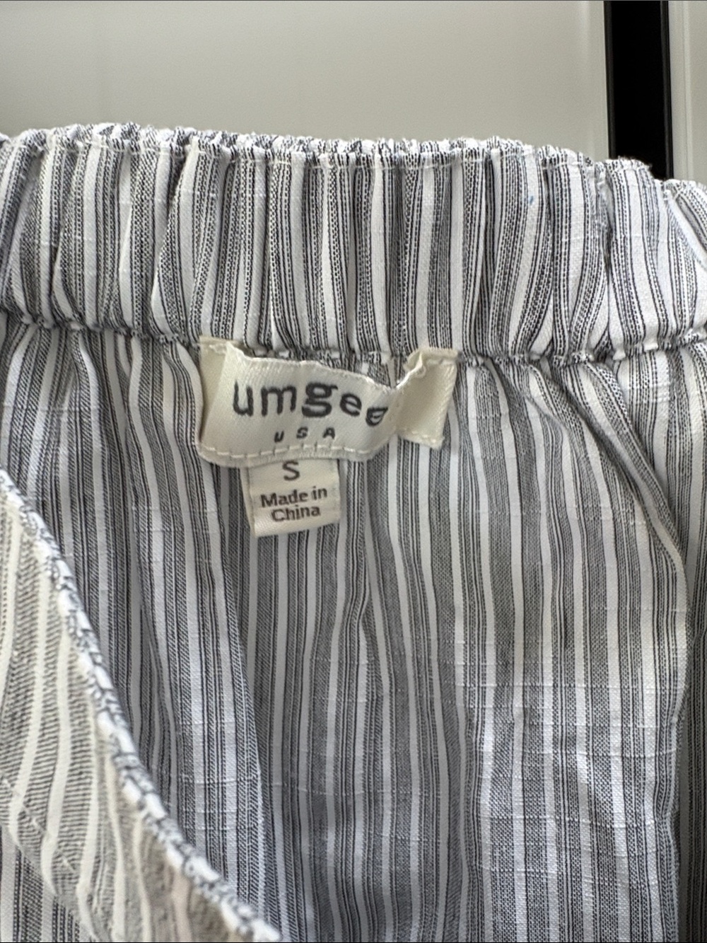 Umgee Light Blue and White Striped Boho Prairie Bell Sleeve Top Size Small - Picture 2 of 6
